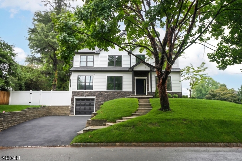 209 Central Ave Property Photo 1