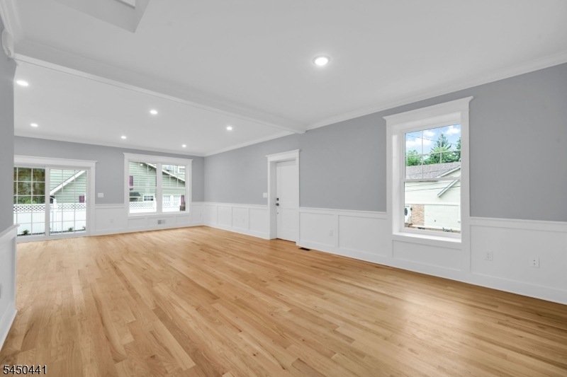 209 Central Ave Property Photo 5