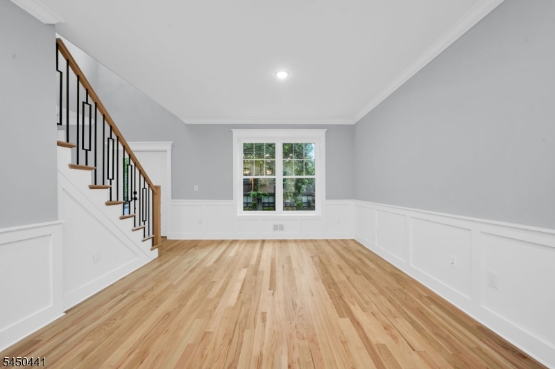 209 Central Ave Property Photo 8