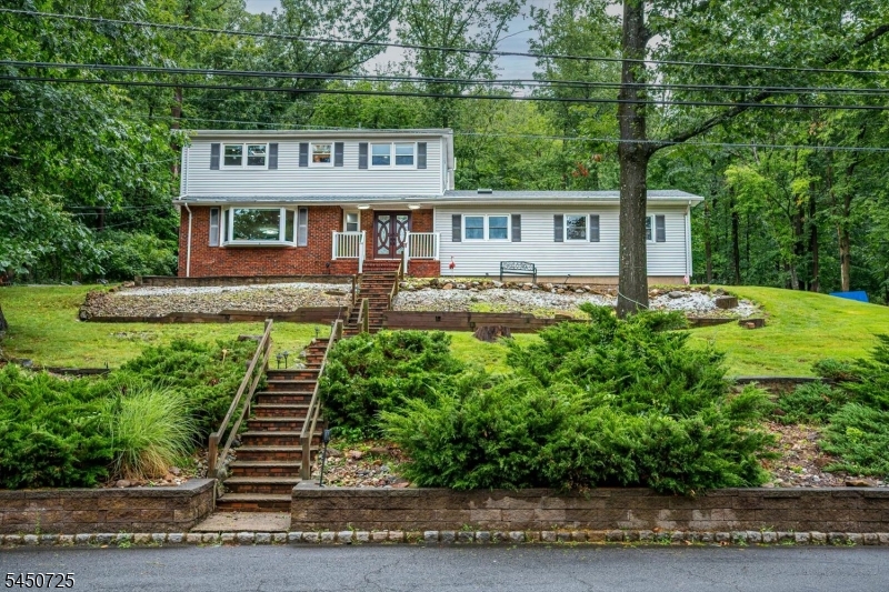 40 Longview Dr Property Photo 1