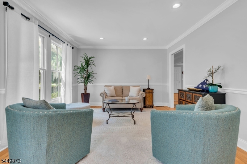 35 Castle Way Property Photo 8