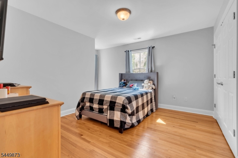 35 Castle Way Property Photo 27
