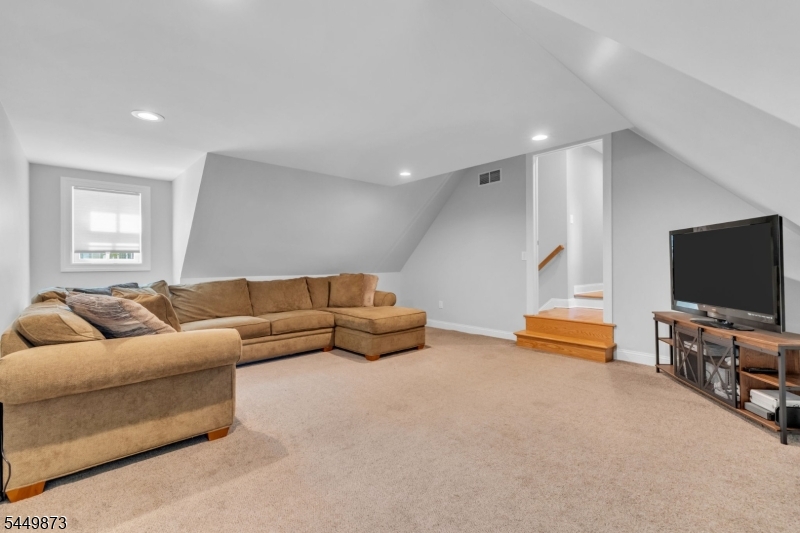 35 Castle Way Property Photo 33