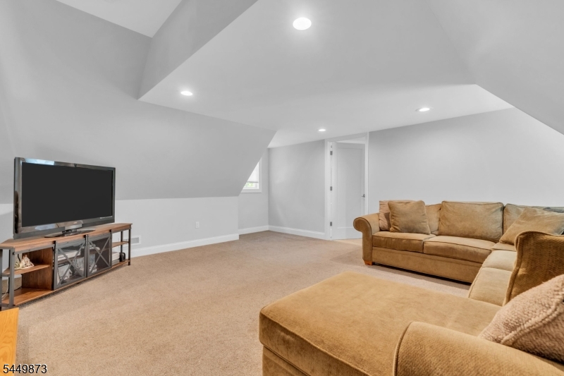 35 Castle Way Property Photo 34