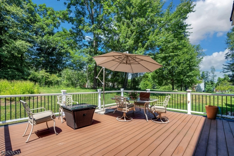 6 Sabine Ln Property Photo 6