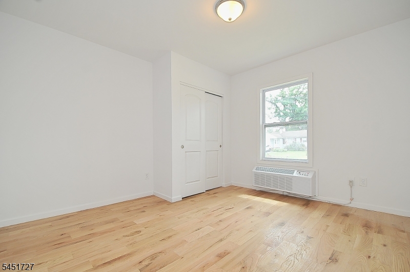 1277 E Front St Property Photo 15
