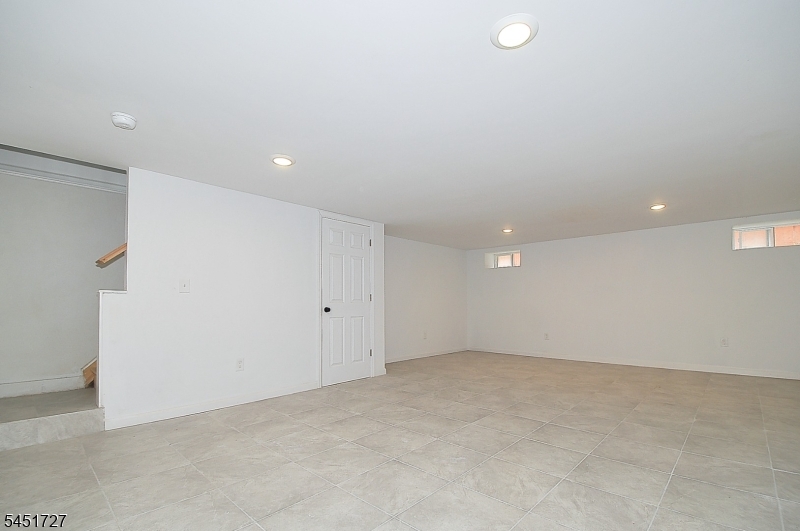 1277 E Front St Property Photo 17