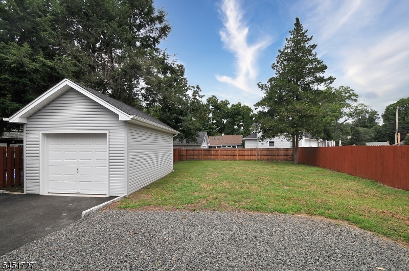 1277 E Front St Property Photo 32