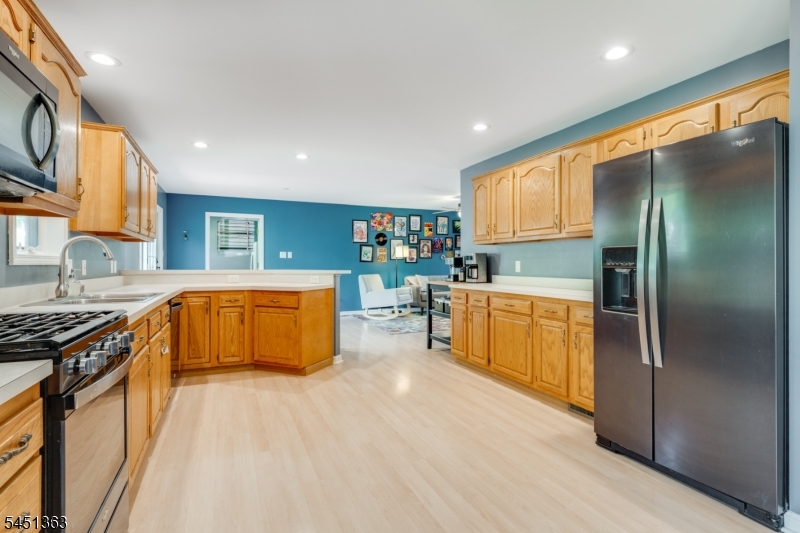 111 Pine Brook Rd Property Photo 10