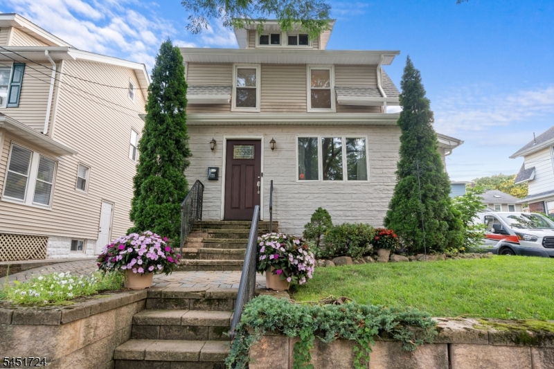 171 Oak Ridge Ave Property Photo 1