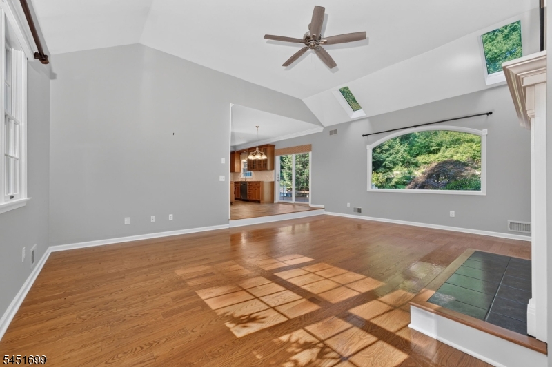 11 Devonald Dr Property Photo 14