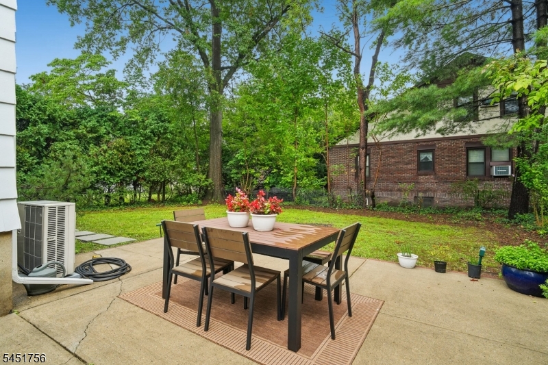 173 Parker Ave Property Photo 25