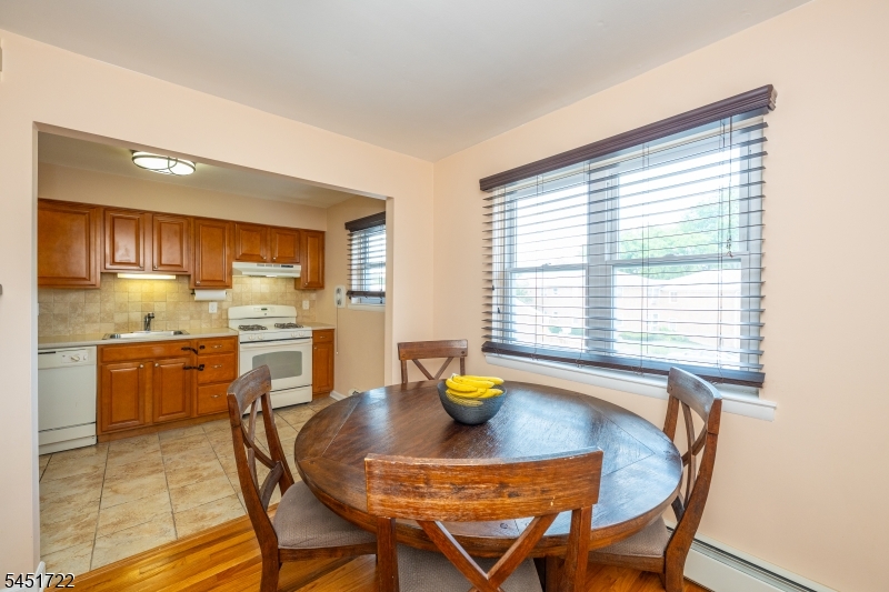 24 Manchester Ct Property Photo 9