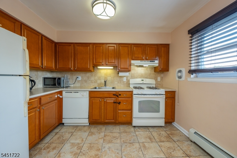 24 Manchester Ct Property Photo 11