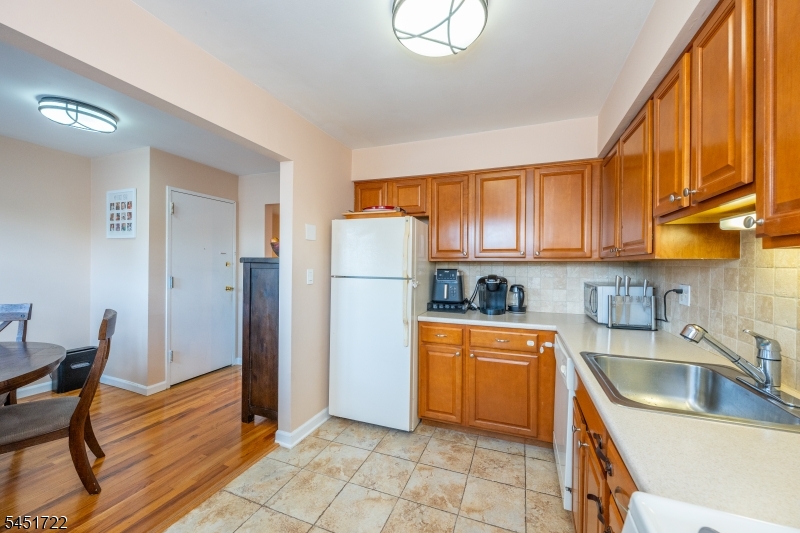 24 Manchester Ct Property Photo 12