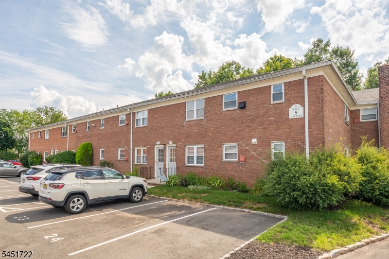 24 Manchester Ct Property Photo 18