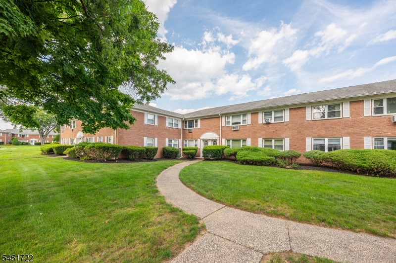 24 Manchester Ct Property Photo 19