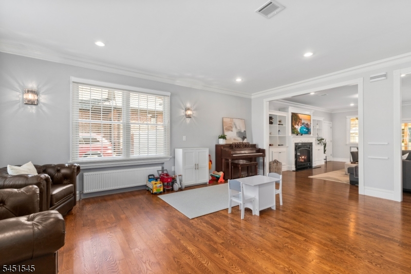 16 Madison Ave Property Photo 4