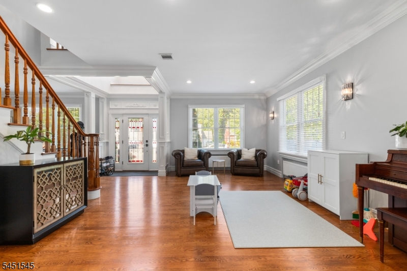 16 Madison Ave Property Photo 5