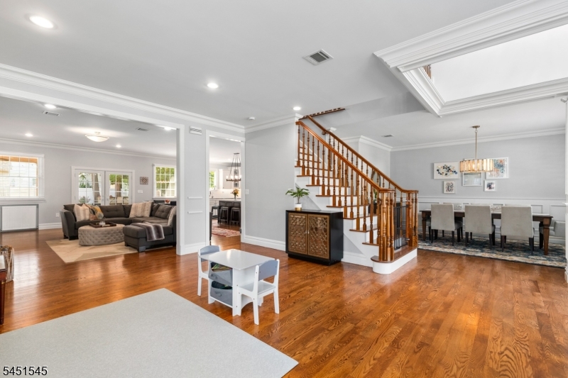 16 Madison Ave Property Photo 6