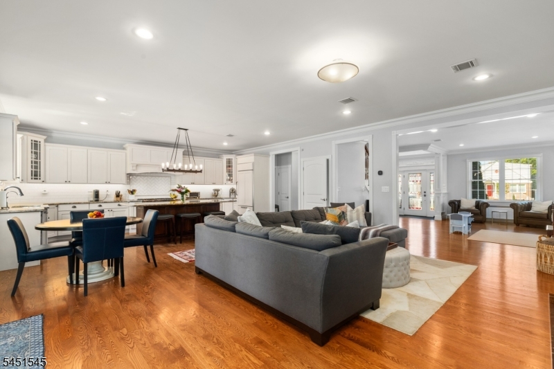 16 Madison Ave Property Photo 10