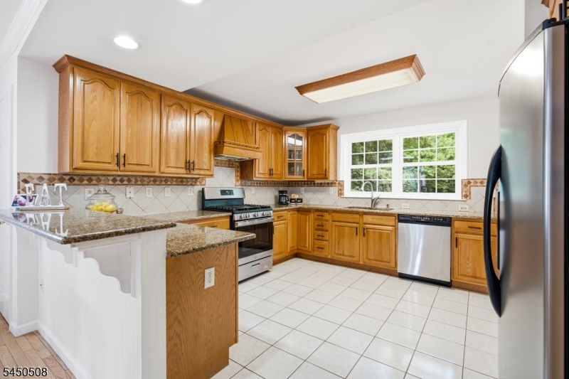 28 Kenz Ter Property Photo 6