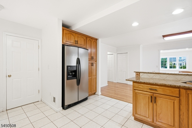 28 Kenz Ter Property Photo 8