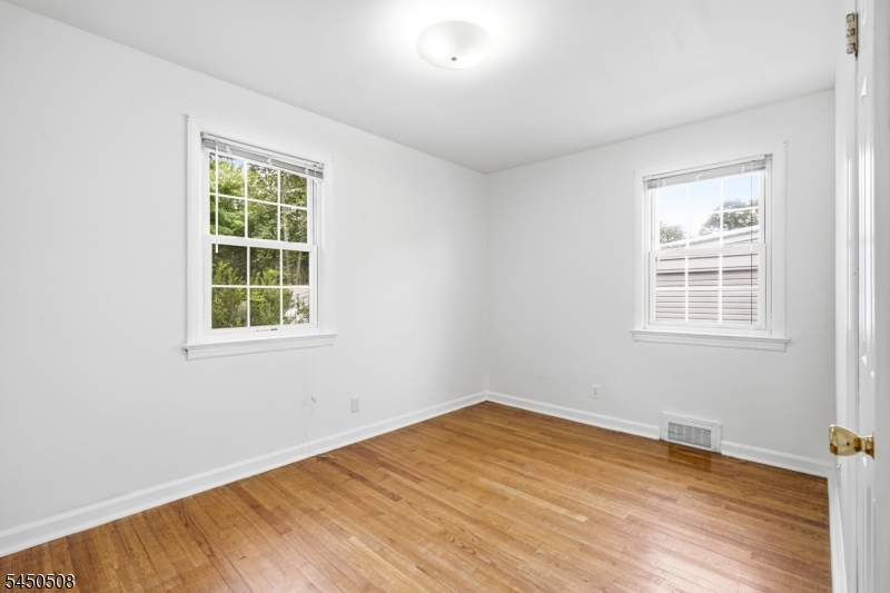 28 Kenz Ter Property Photo 10
