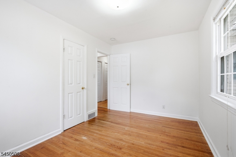 28 Kenz Ter Property Photo 11