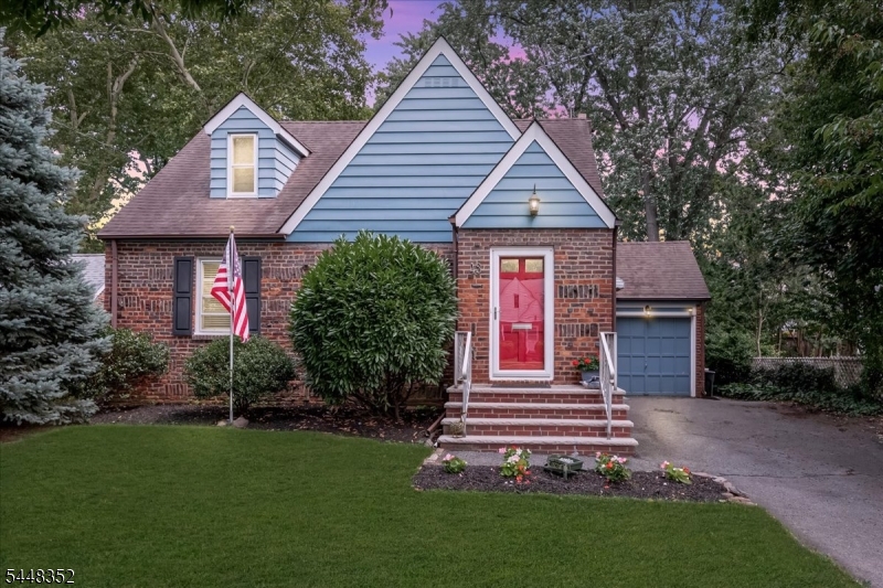 43 Iroquois Rd Property Photo 1