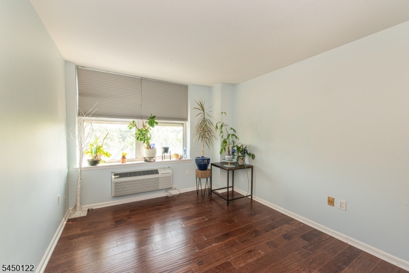 300 Main St 707 Property Photo 13