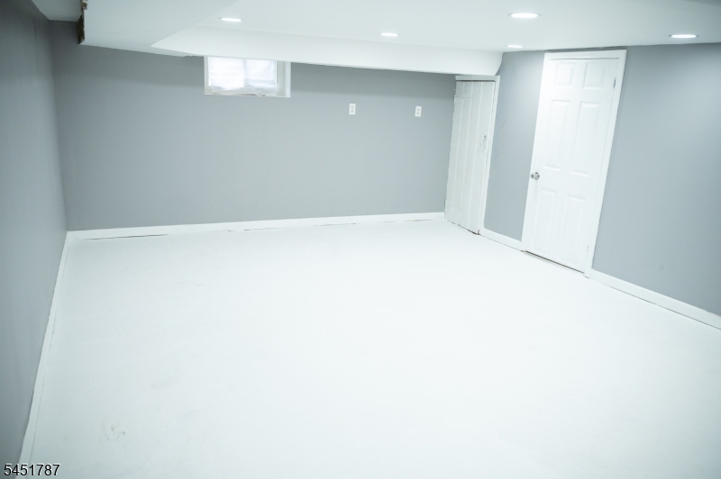 40 E Lincoln Ave Property Photo 23