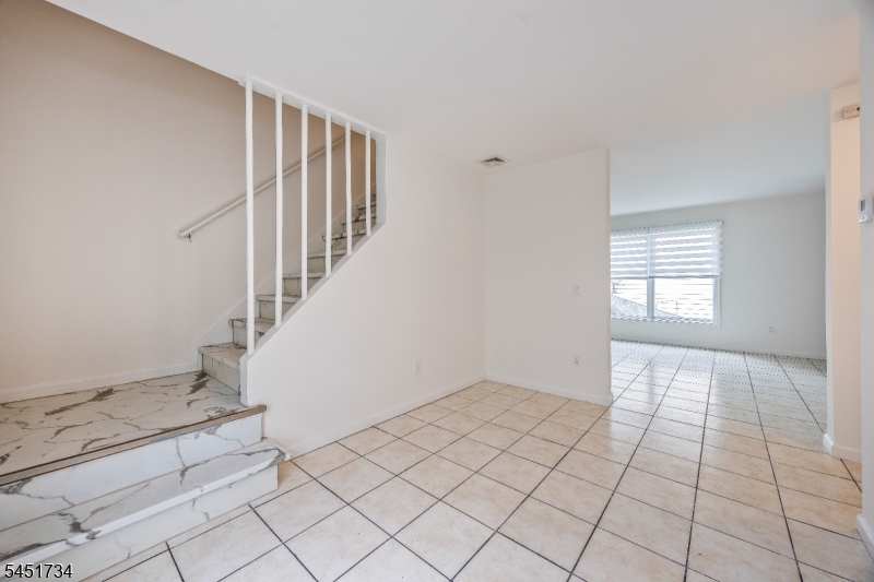 235 Keen St Property Photo 7