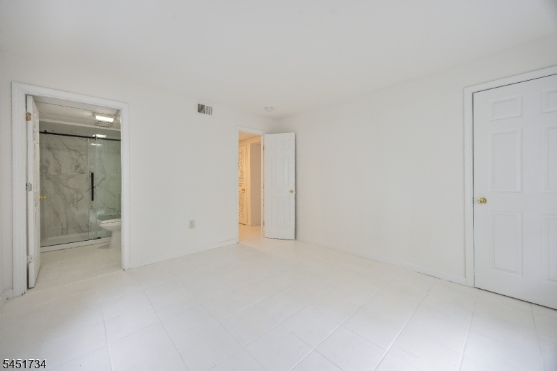 235 Keen St Property Photo 23