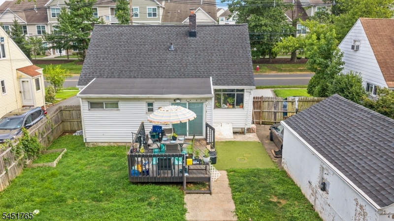 484 Raritan Rd Property Photo 2