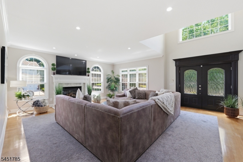 152 Boulevard Property Photo 4