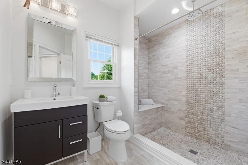 152 Boulevard Property Photo 25
