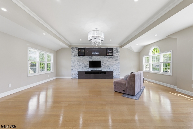 152 Boulevard Property Photo 31