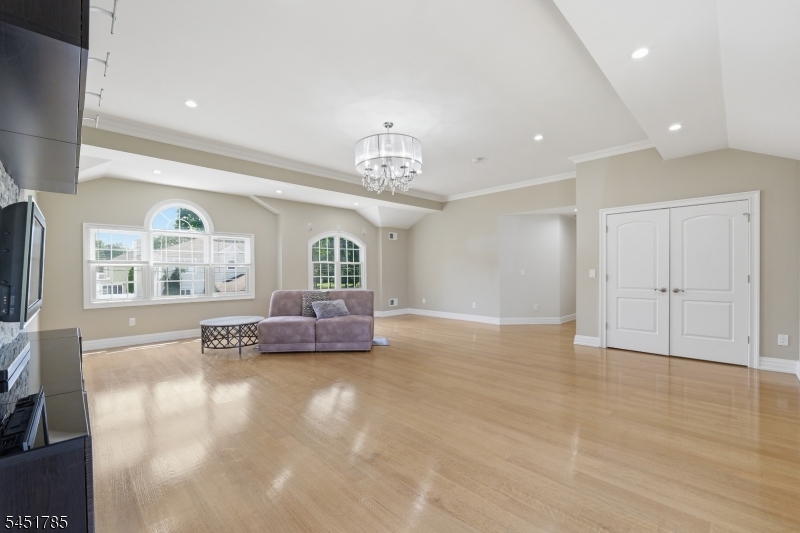 152 Boulevard Property Photo 32
