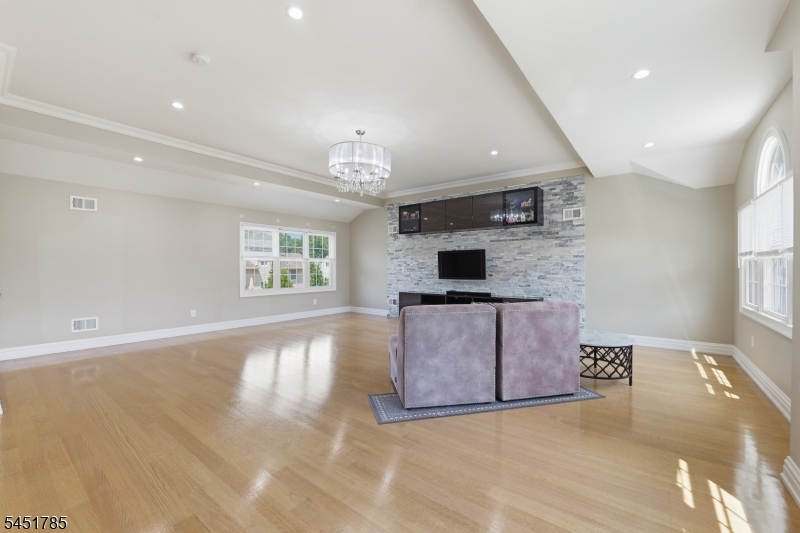 152 Boulevard Property Photo 33