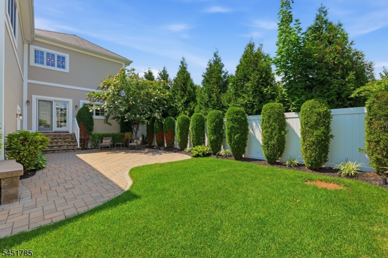152 Boulevard Property Photo 39