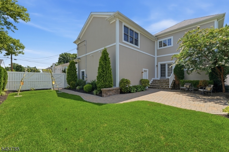 152 Boulevard Property Photo 41