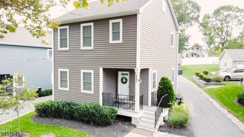 156 Broad St A Property Photo 6