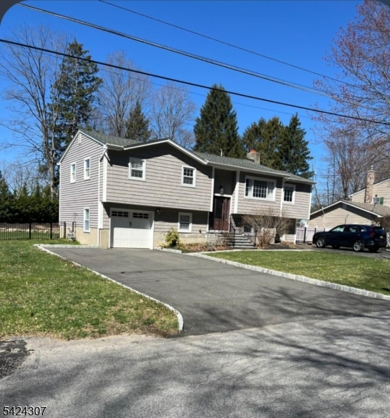 16 Roosevelt Dr Property Photo 1