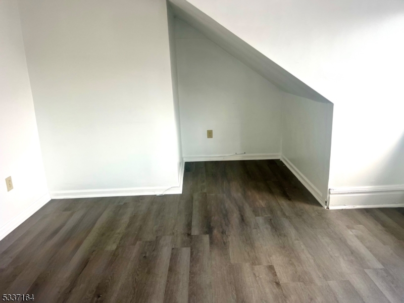 10 Noll Pl 3 Property Photo 4