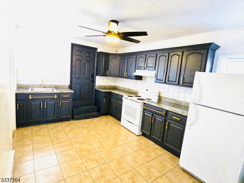 10 Noll Pl 3 Property Photo 17
