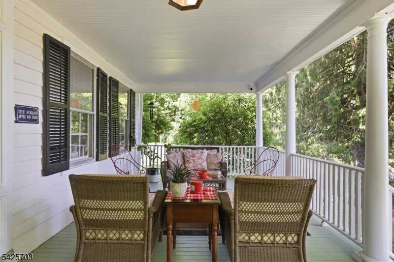 32 Tanners Brook Rd Property Photo 3