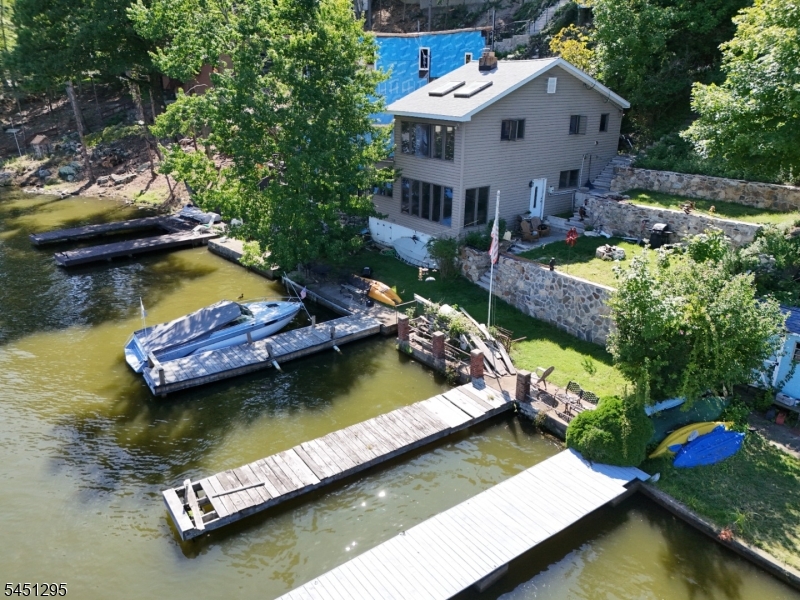 151 Hudson Ave Property Photo 1