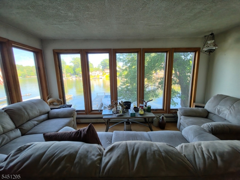 151 Hudson Ave Property Photo 15