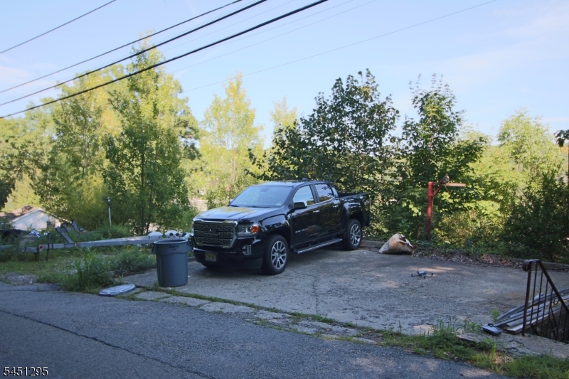 151 Hudson Ave Property Photo 26